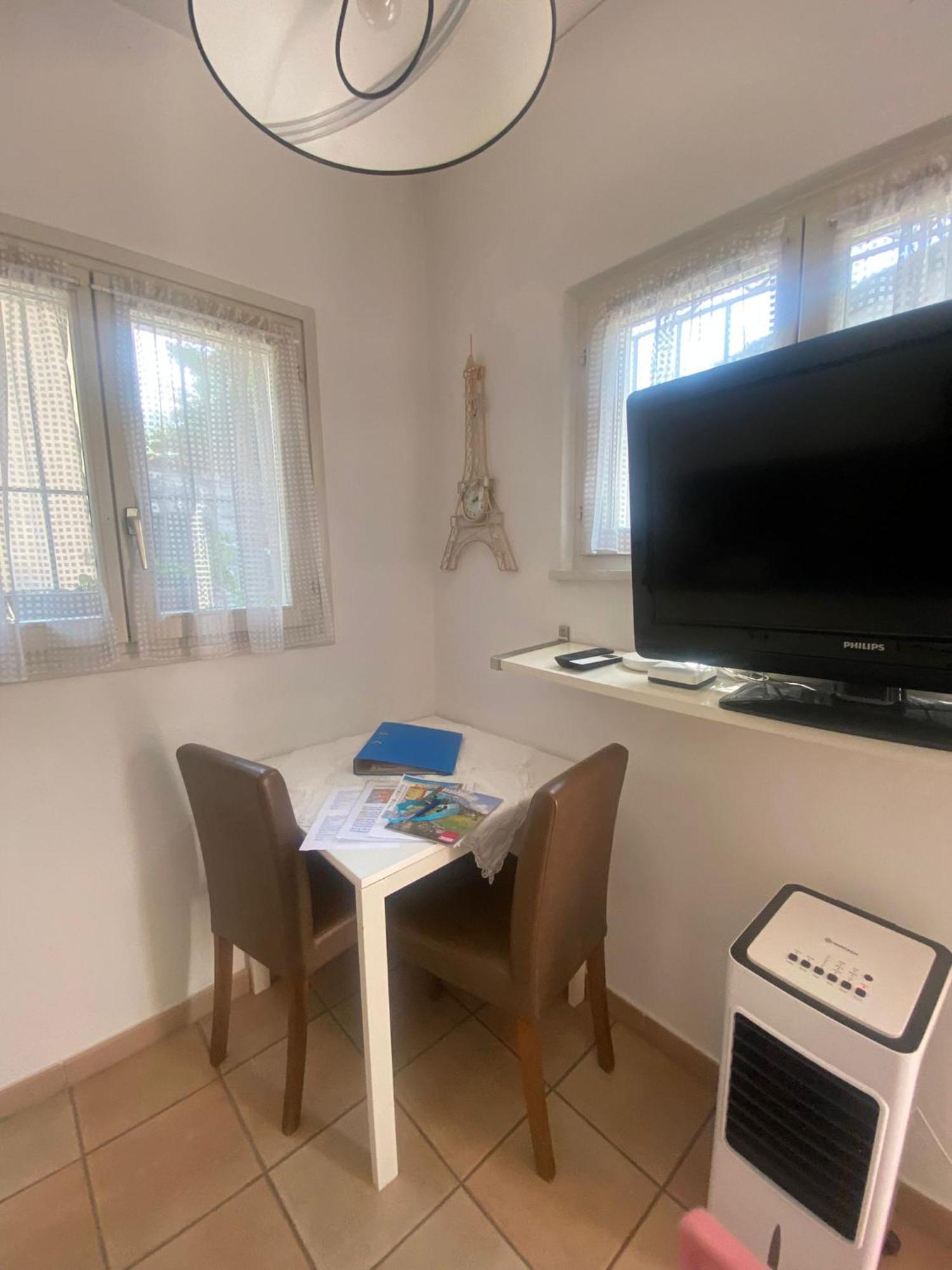 Mini Haus Mit Pergola -nl-00000196 अपार्टमेंट Tenero-Contra